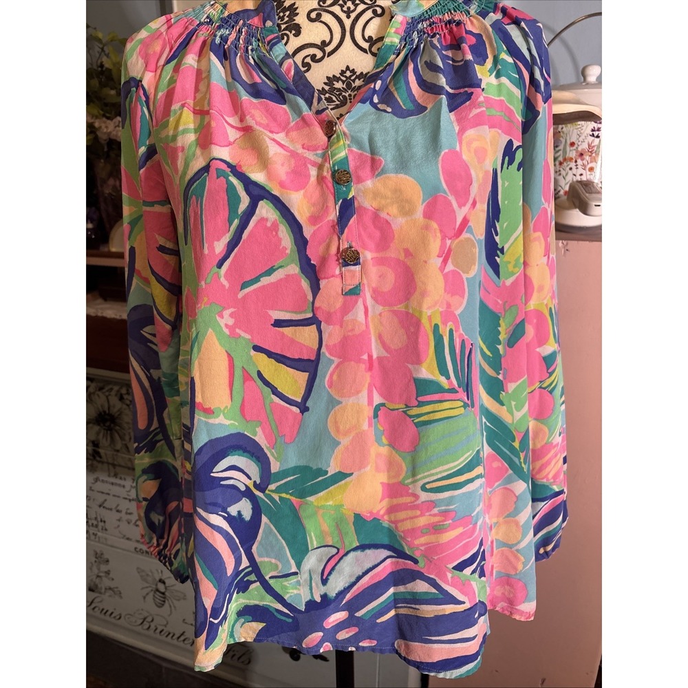 Lilly Pulitzer Elsa Silk Top in Hard To Find Exotic Garden, Tropical Size Small.